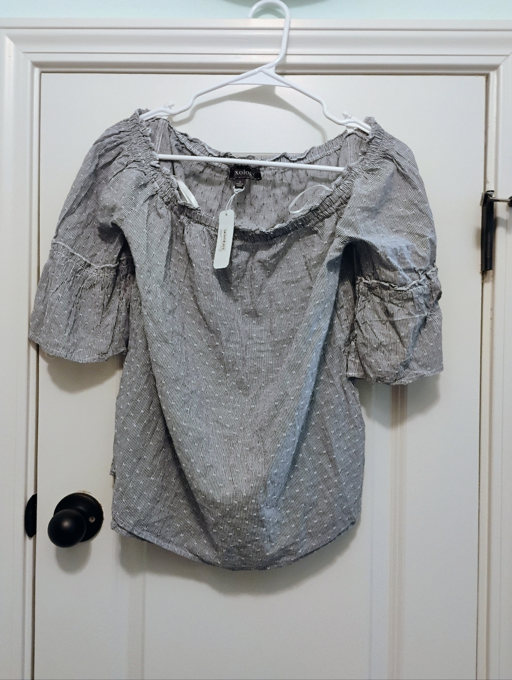 Women's Luxology Off-Shoulder Pinstripe Blouse - Blue & White
